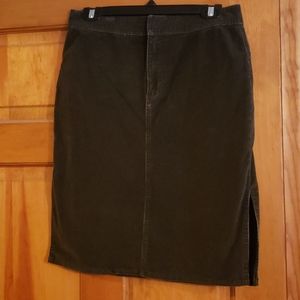 Gap below the knee skirt